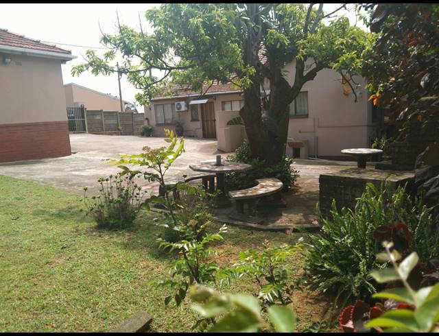 5 BEDROOM HOUSE FOR SALE IN BLUFF